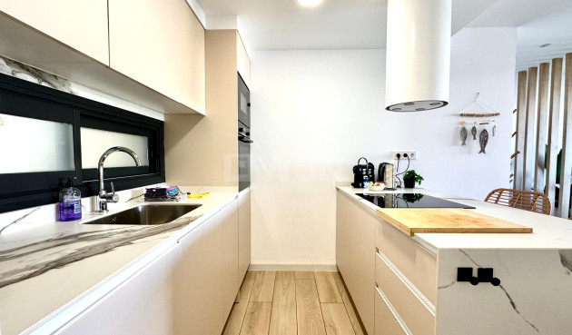 Odsprzedaż - Mieszkanie w bloku - Los Alcázares - Dolores de Pacheco-Santa Rosalía