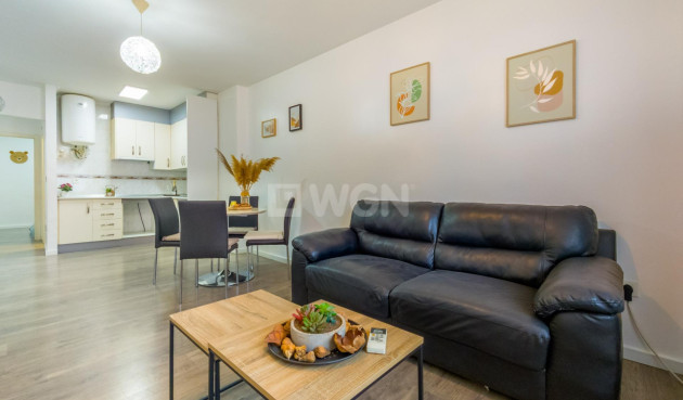 Odsprzedaż - Mieszkanie w bloku - Torrevieja - Estacion De Autobuses