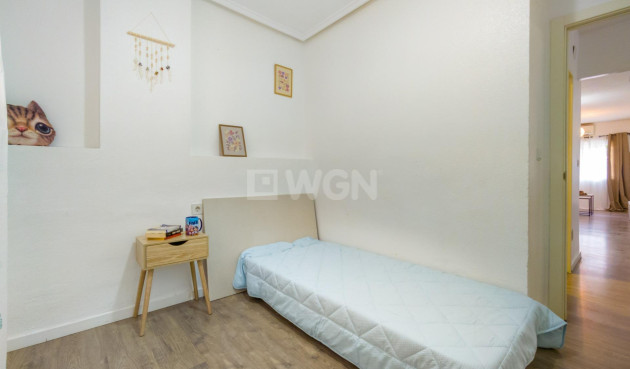 Odsprzedaż - Mieszkanie w bloku - Torrevieja - Estacion De Autobuses