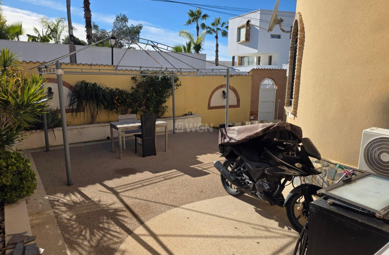 Resale - Villa - Orihuela Costa - Villamartín-las Filipinas