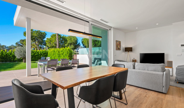 Odsprzedaż - Mieszkanie w bloku - Las Colinas Golf - Costa Blanca