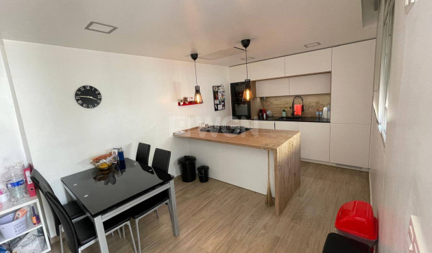 Odsprzedaż - Kamienica - Pilar de la Horadada - Zona Pueblo