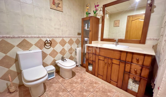 Odsprzedaż - Kamienica - Pinoso - Inland