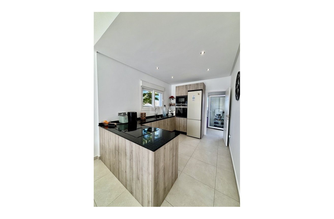 Odsprzedaż - Villa - Benijofar - Costa Blanca