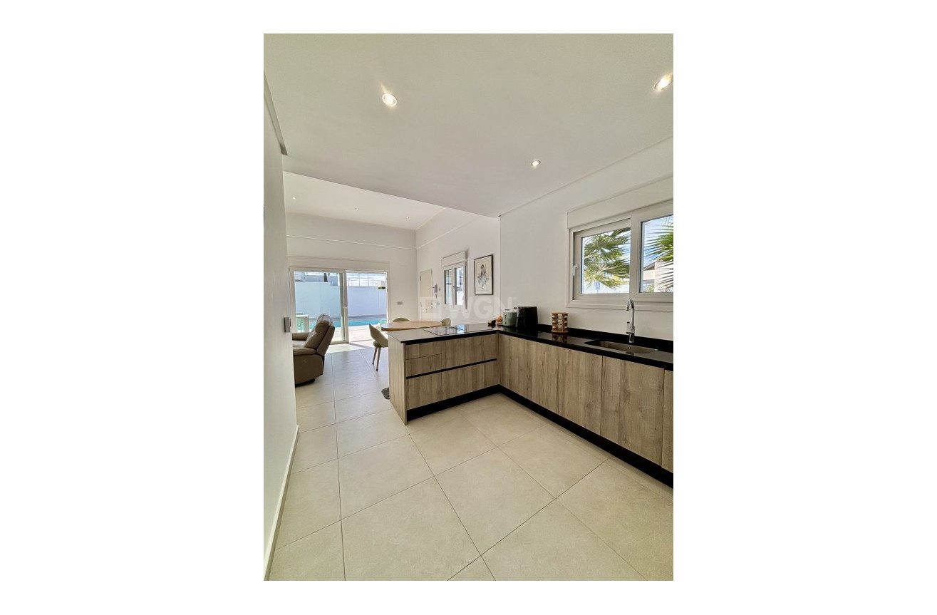 Odsprzedaż - Villa - Benijofar - Costa Blanca