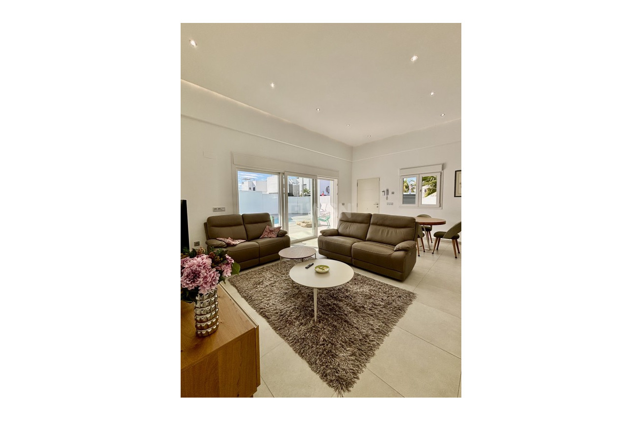 Odsprzedaż - Villa - Benijofar - Costa Blanca