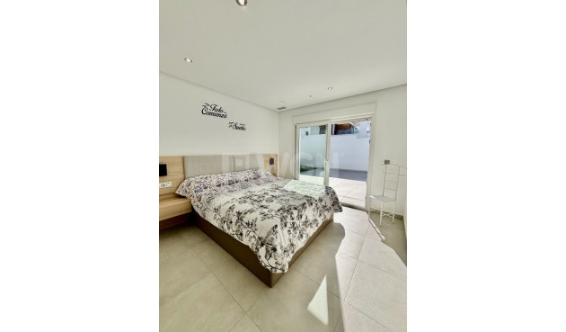 Odsprzedaż - Villa - Benijofar - Costa Blanca