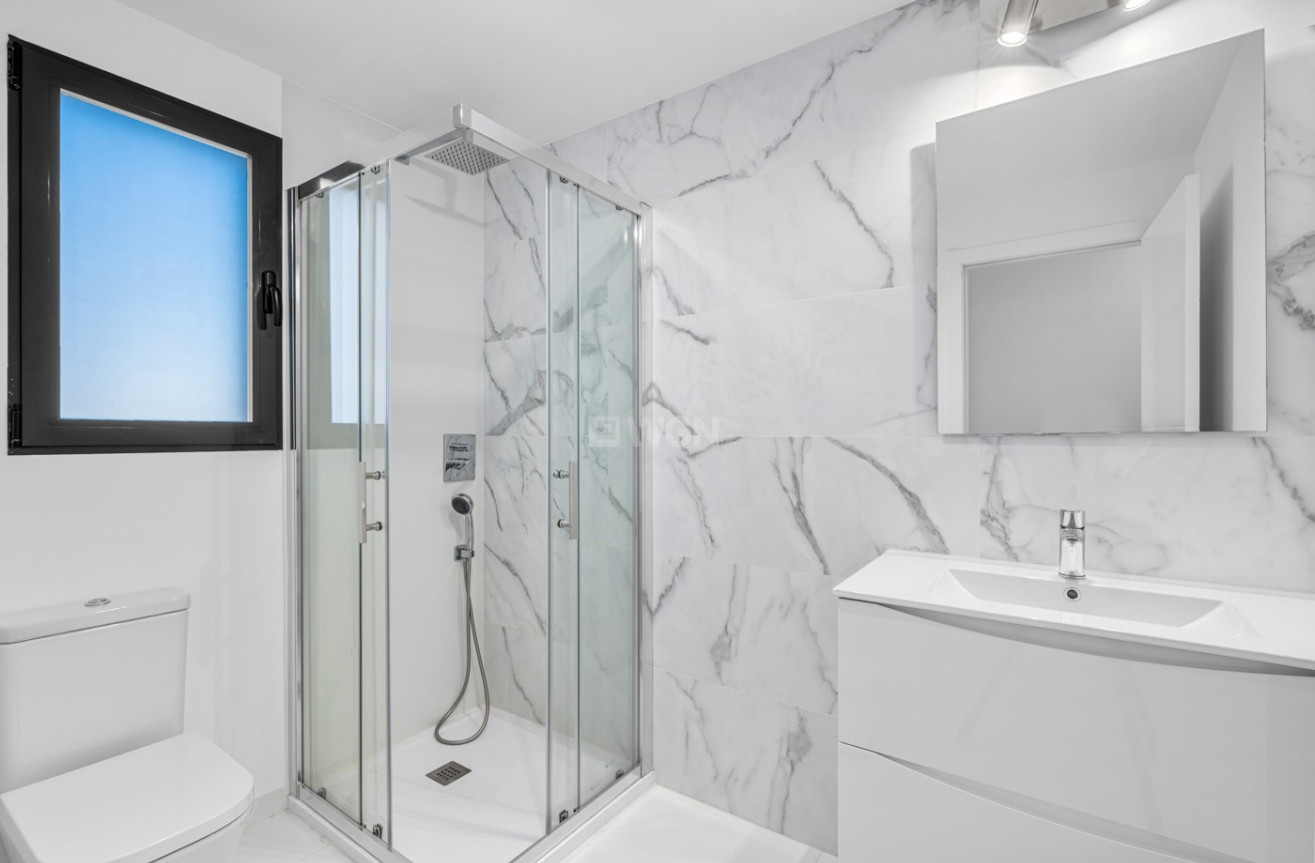 Odsprzedaż - Mieszkanie w bloku - San Miguel de Salinas - Inland