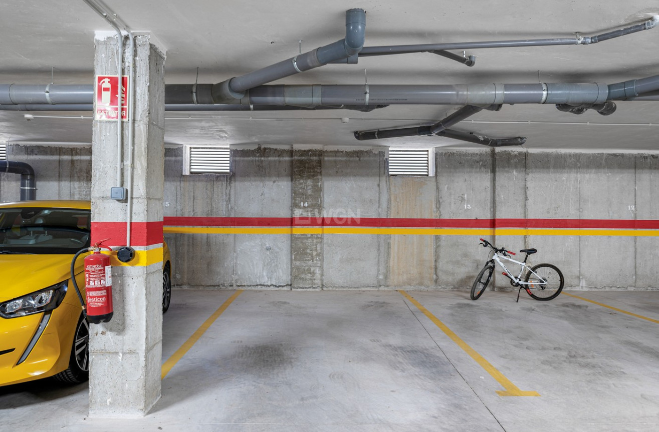 Odsprzedaż - Mieszkanie w bloku - San Miguel de Salinas - Inland