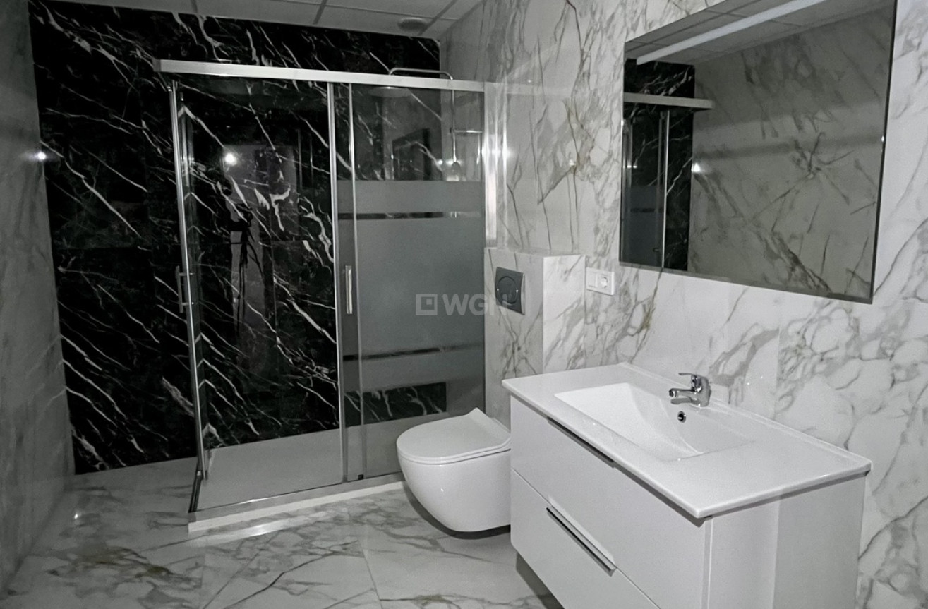 Odsprzedaż - Mieszkanie w bloku - Torrevieja - PLAYA LOS LOCOS