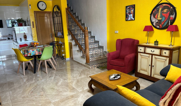 Odsprzedaż - Kamienica - Bigastro - Inland