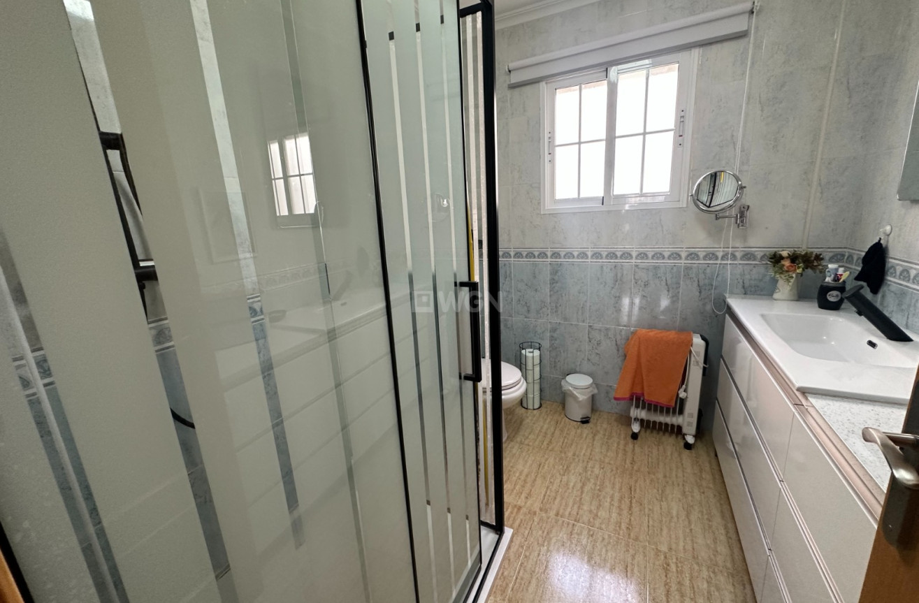 Odsprzedaż - Kamienica - Bigastro - Inland