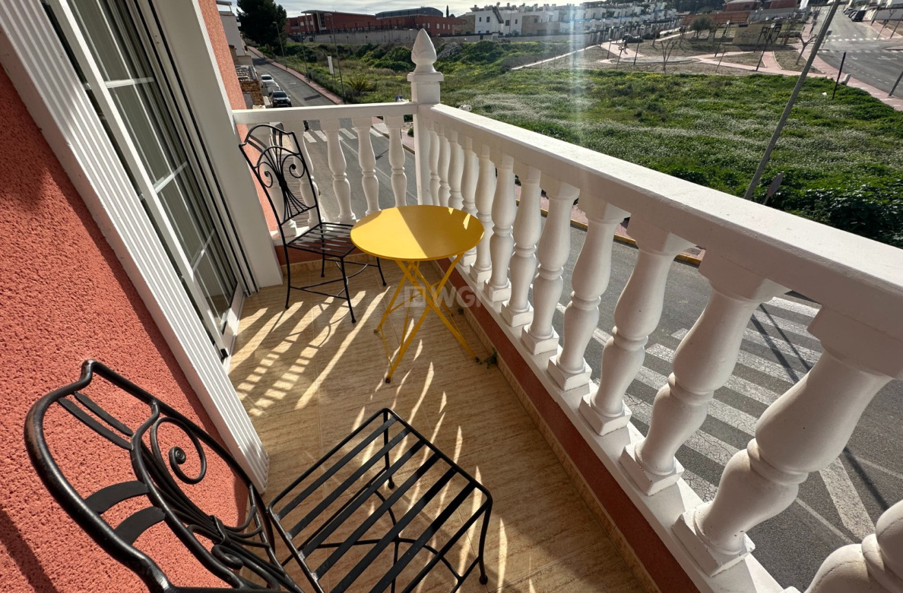 Odsprzedaż - Kamienica - Bigastro - Inland