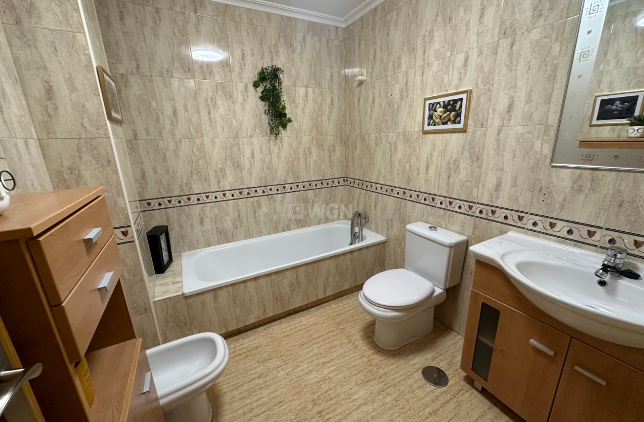 Odsprzedaż - Kamienica - Bigastro - Inland