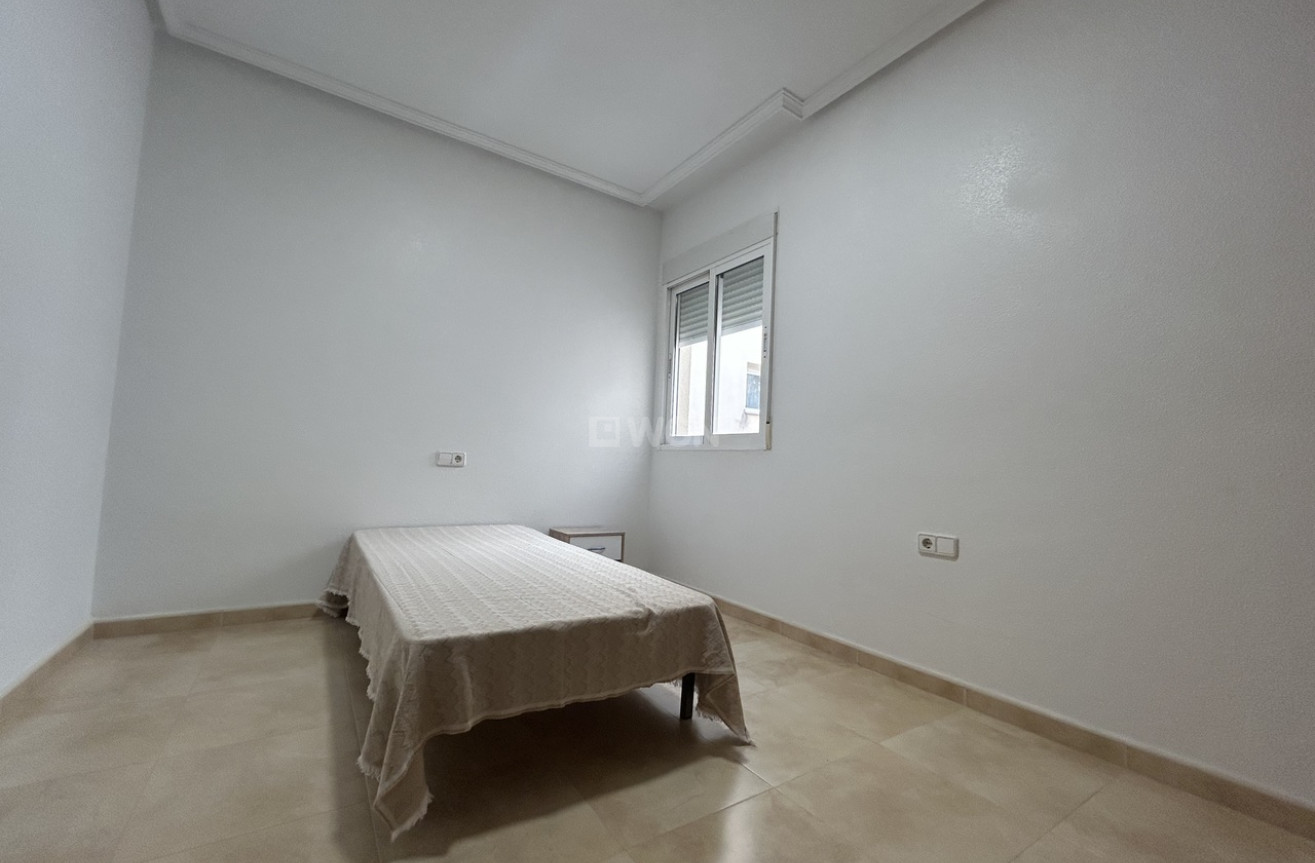 Odsprzedaż - Mieszkanie w bloku - 2778 - Inland