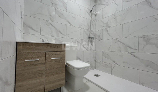 Odsprzedaż - Mieszkanie w bloku - 2778 - Inland