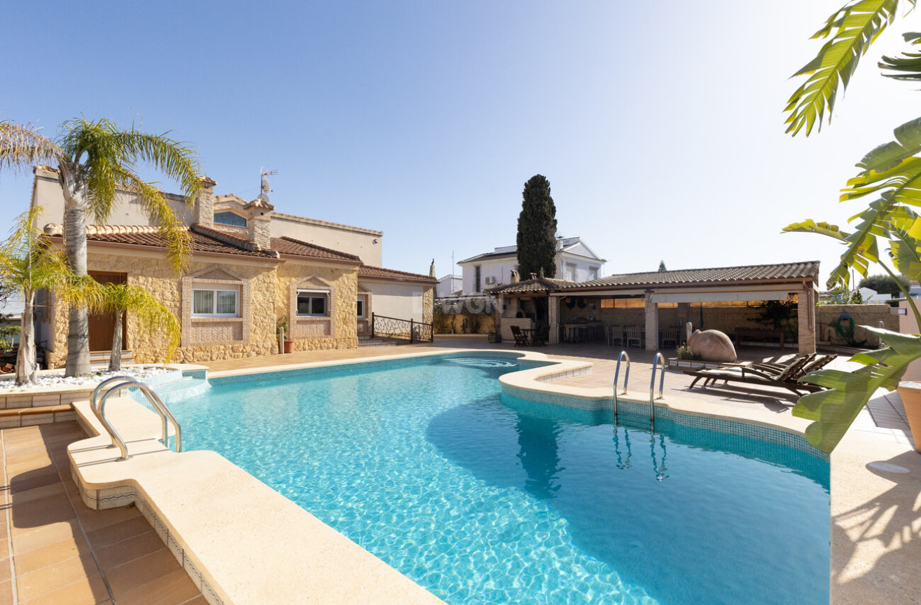 Odsprzedaż - Villa - Torrevieja - Costa Blanca