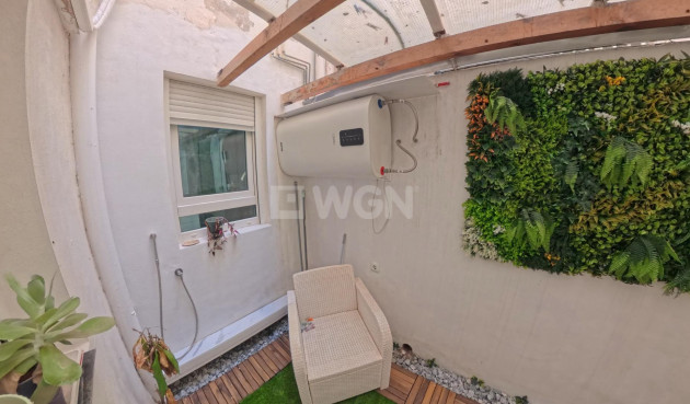 Odsprzedaż - Mieszkanie w bloku - Torrevieja - Playa del Cura