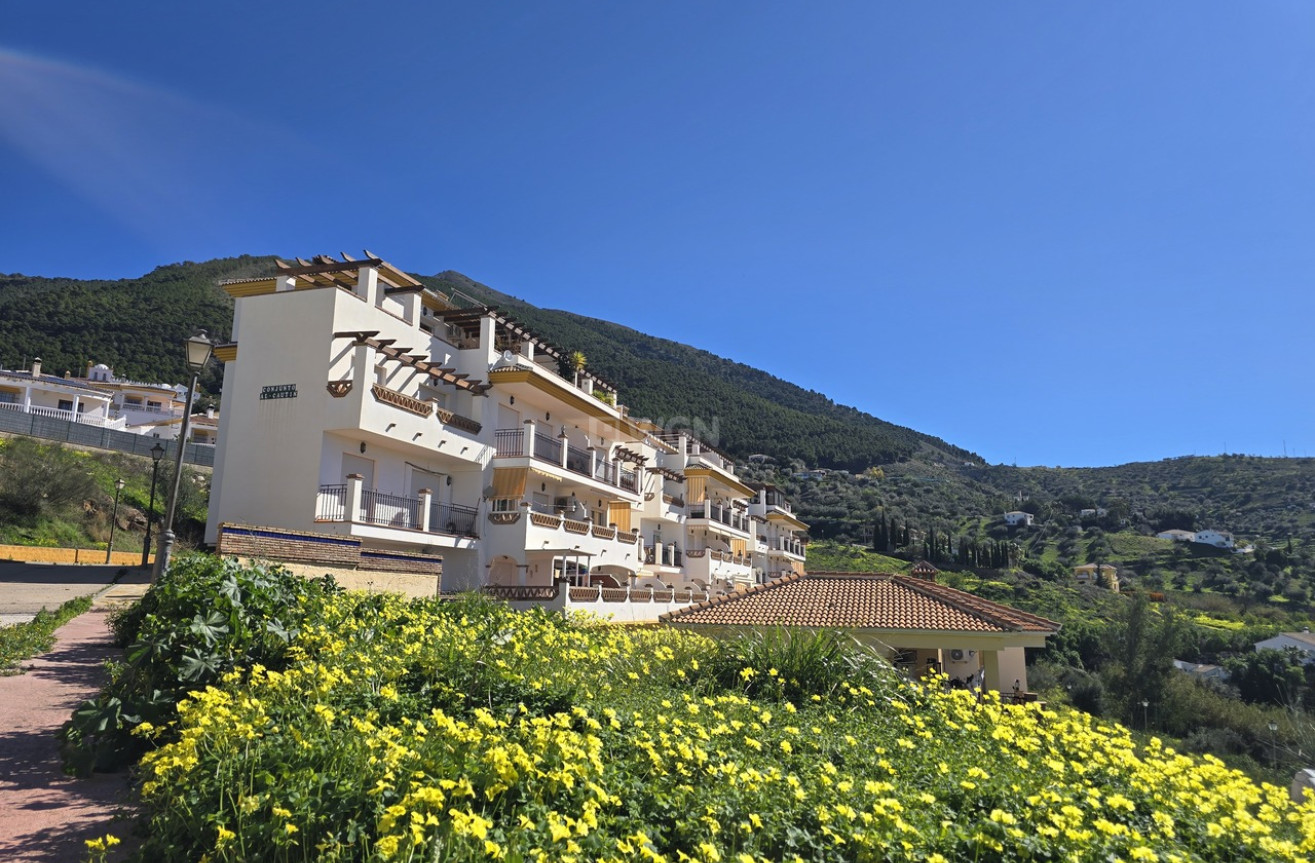 Odsprzedaż - Mieszkanie w bloku - Alcaucín - Inland