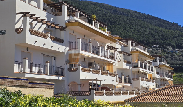 Odsprzedaż - Mieszkanie w bloku - Alcaucín - Inland