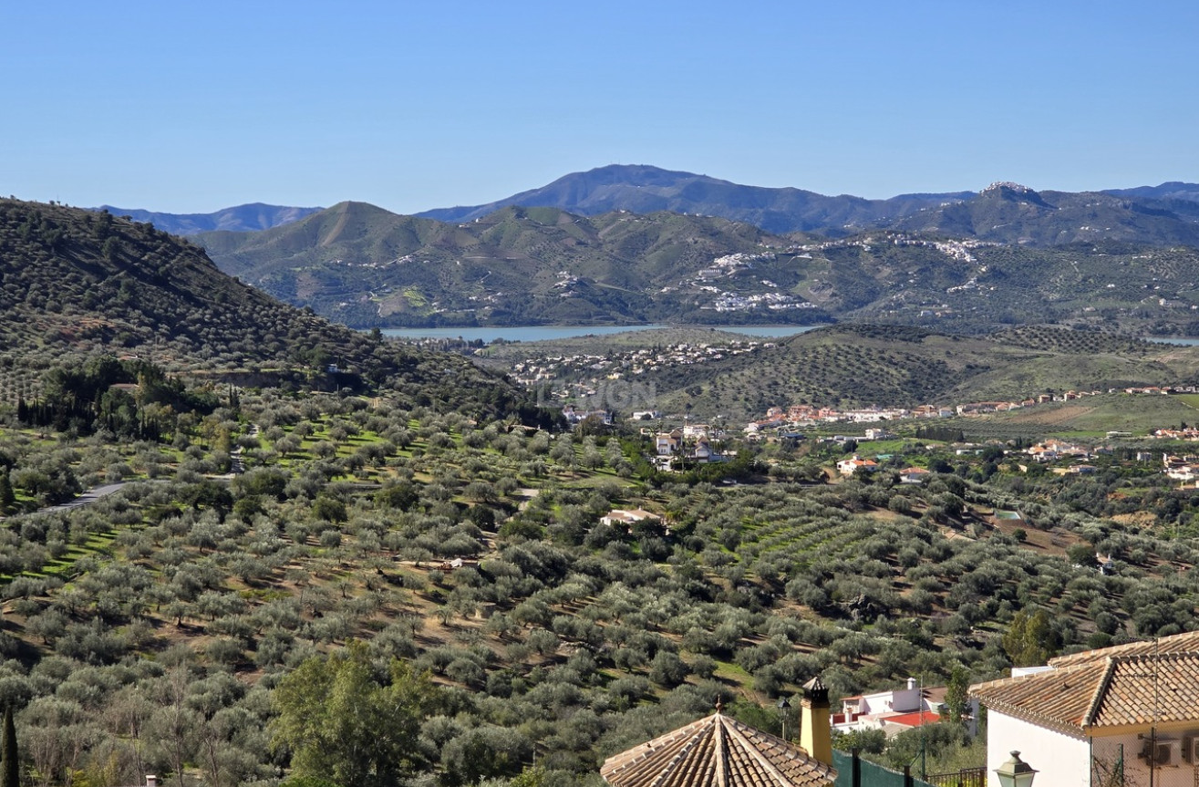 Odsprzedaż - Mieszkanie w bloku - Alcaucín - Inland