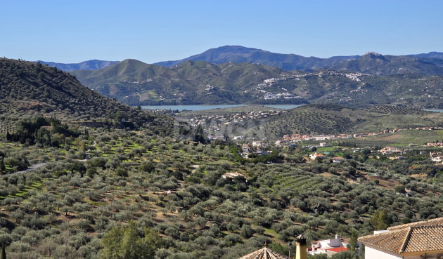 Odsprzedaż - Mieszkanie w bloku - Alcaucín - Inland