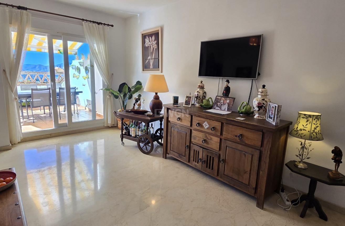 Odsprzedaż - Mieszkanie w bloku - Alcaucín - Inland