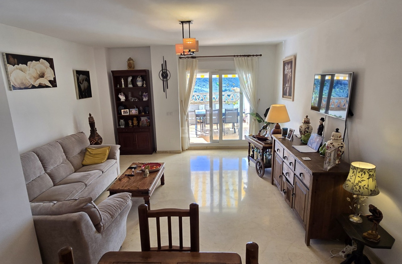 Odsprzedaż - Mieszkanie w bloku - Alcaucín - Inland