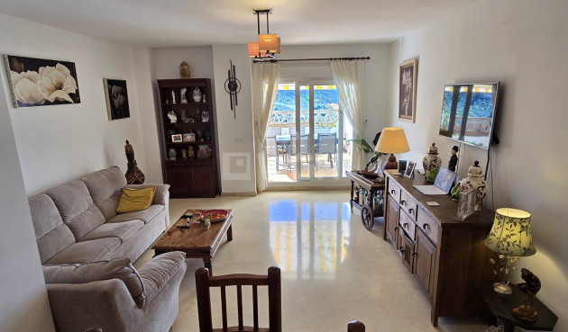 Odsprzedaż - Mieszkanie w bloku - Alcaucín - Inland