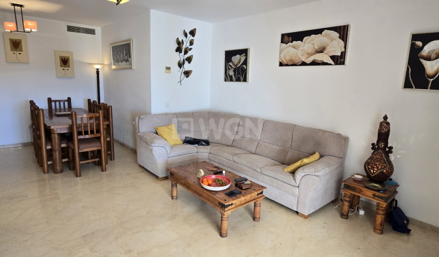 Odsprzedaż - Mieszkanie w bloku - Alcaucín - Inland