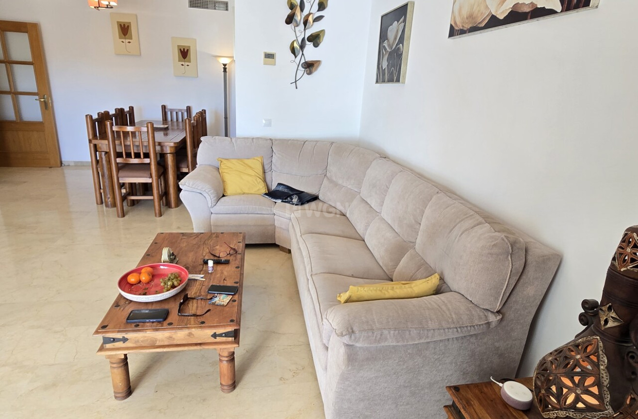 Odsprzedaż - Mieszkanie w bloku - Alcaucín - Inland