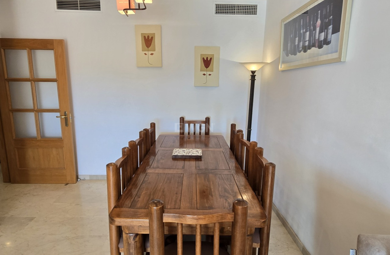 Odsprzedaż - Mieszkanie w bloku - Alcaucín - Inland