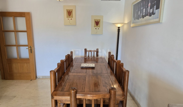 Odsprzedaż - Mieszkanie w bloku - Alcaucín - Inland