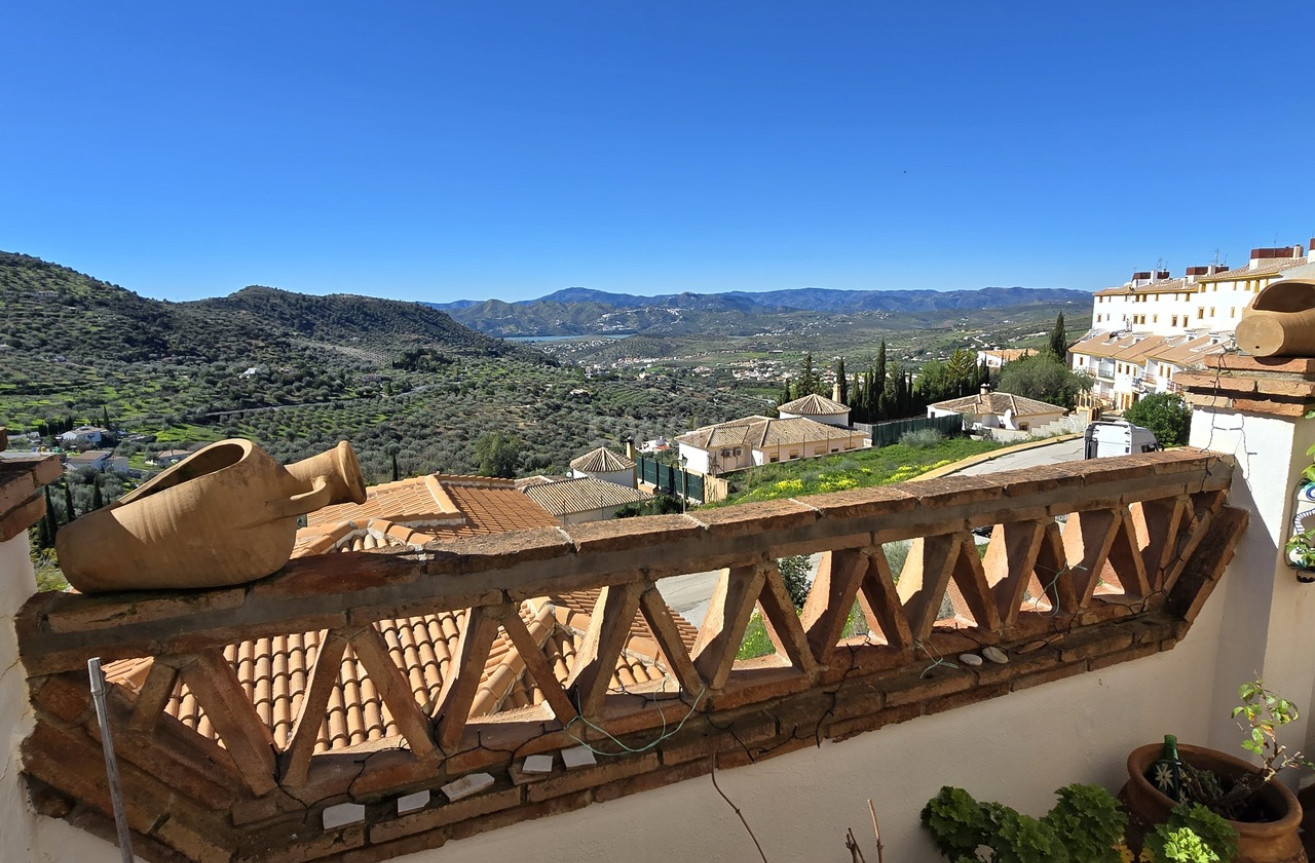 Odsprzedaż - Mieszkanie w bloku - Alcaucín - Inland