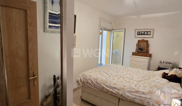 Odsprzedaż - Mieszkanie w bloku - Alcaucín - Inland