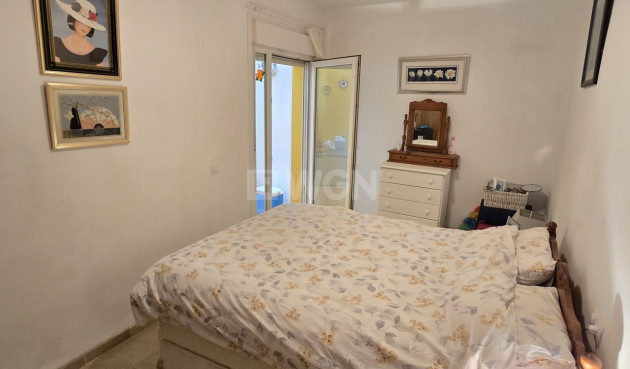 Odsprzedaż - Mieszkanie w bloku - Alcaucín - Inland