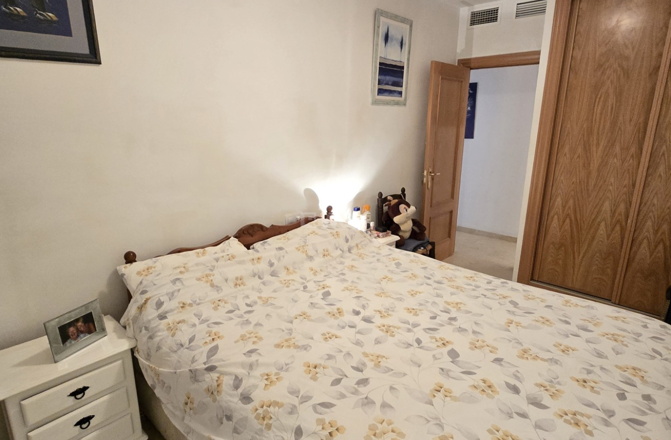 Odsprzedaż - Mieszkanie w bloku - Alcaucín - Inland