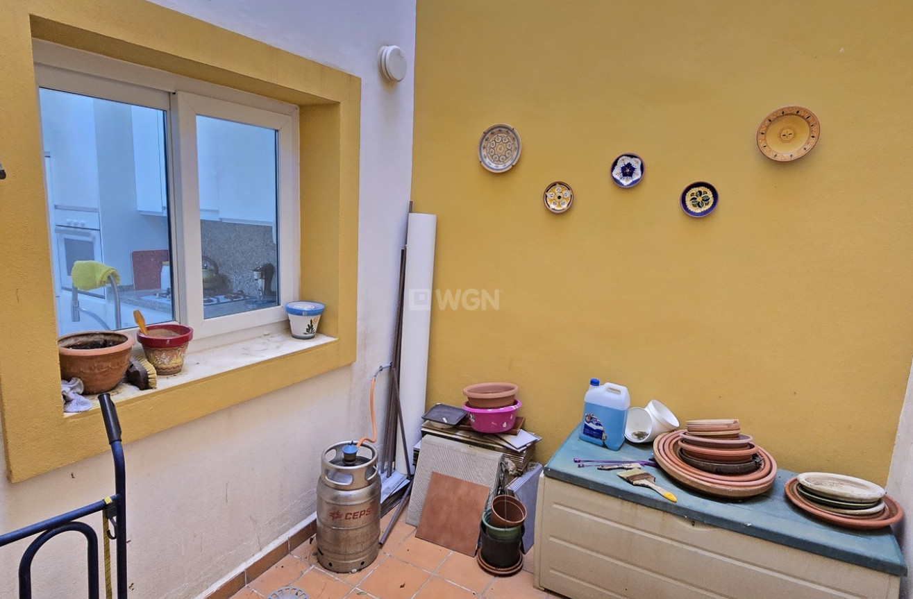 Odsprzedaż - Mieszkanie w bloku - Alcaucín - Inland