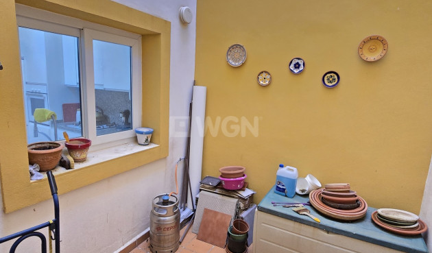 Odsprzedaż - Mieszkanie w bloku - Alcaucín - Inland