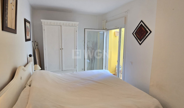 Odsprzedaż - Mieszkanie w bloku - Alcaucín - Inland