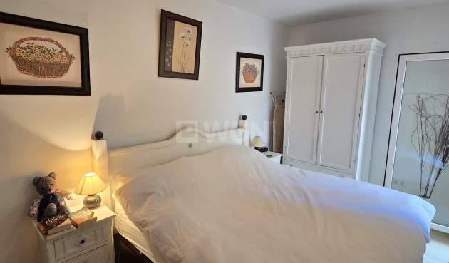 Odsprzedaż - Mieszkanie w bloku - Alcaucín - Inland