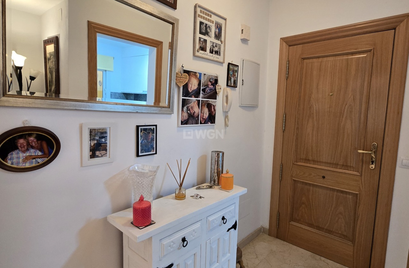 Odsprzedaż - Mieszkanie w bloku - Alcaucín - Inland