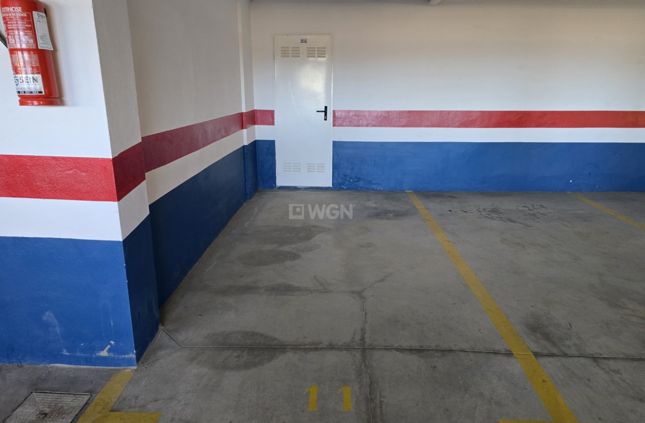 Odsprzedaż - Mieszkanie w bloku - Alcaucín - Inland