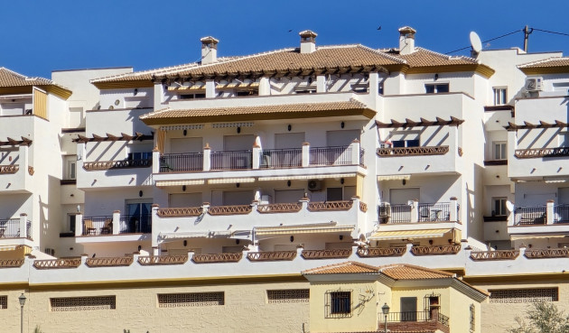 Odsprzedaż - Mieszkanie w bloku - Alcaucín - Inland