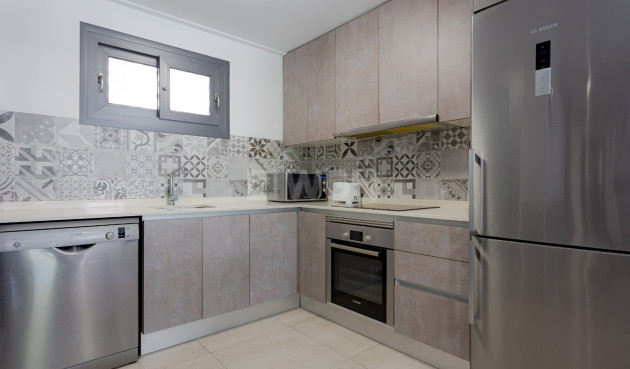 Odsprzedaż - Mieszkanie w bloku - Torrevieja - Costa Blanca