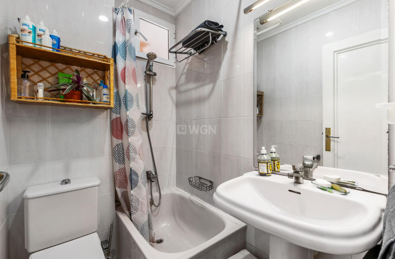 Odsprzedaż - Mieszkanie w bloku - Torrevieja - Costa Blanca