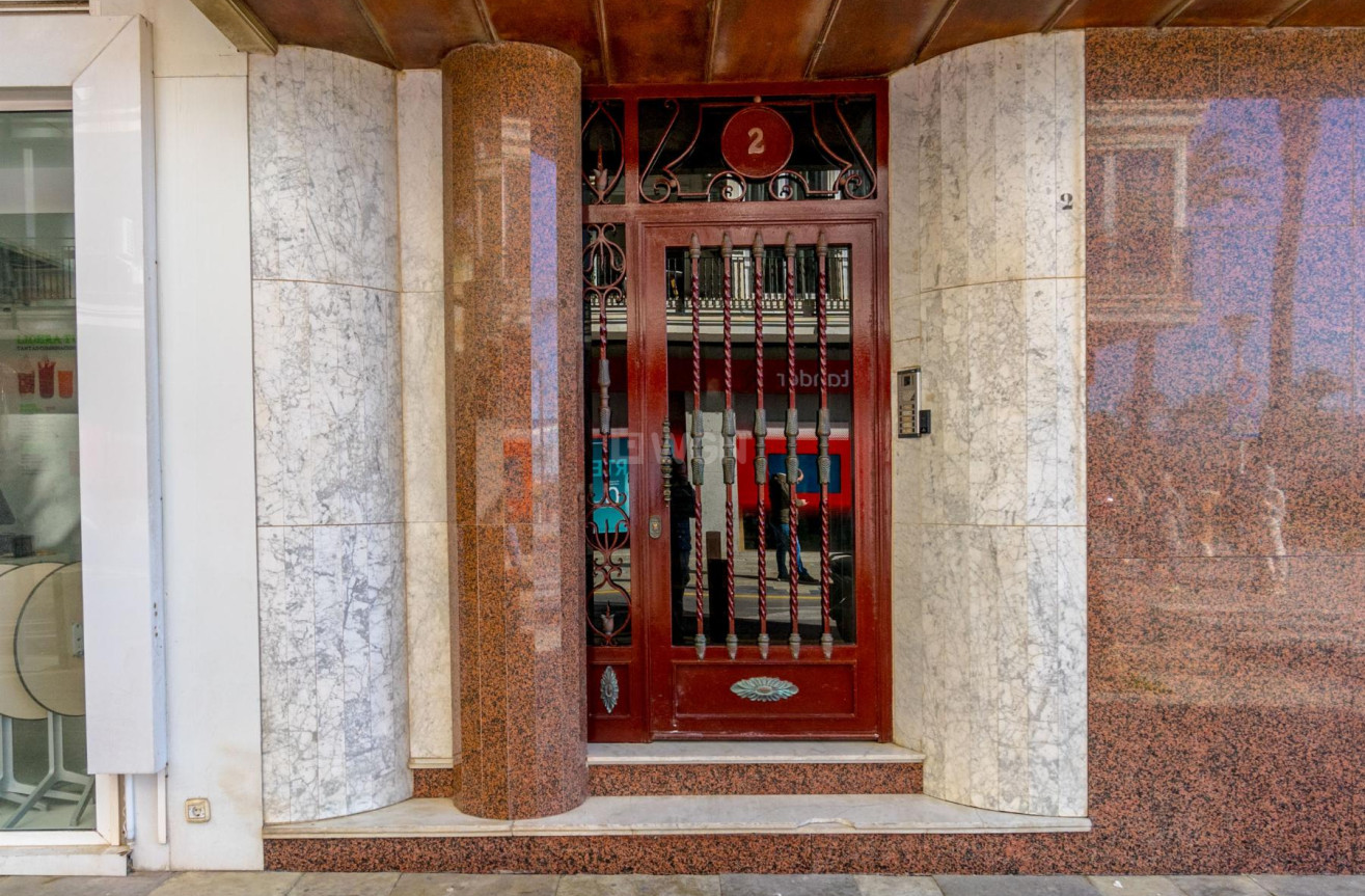 Odsprzedaż - Mieszkanie w bloku - Torrevieja - Costa Blanca