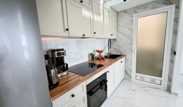 Odsprzedaż - Mieszkanie w bloku - Orihuela Costa - Playa Flamenca Norte