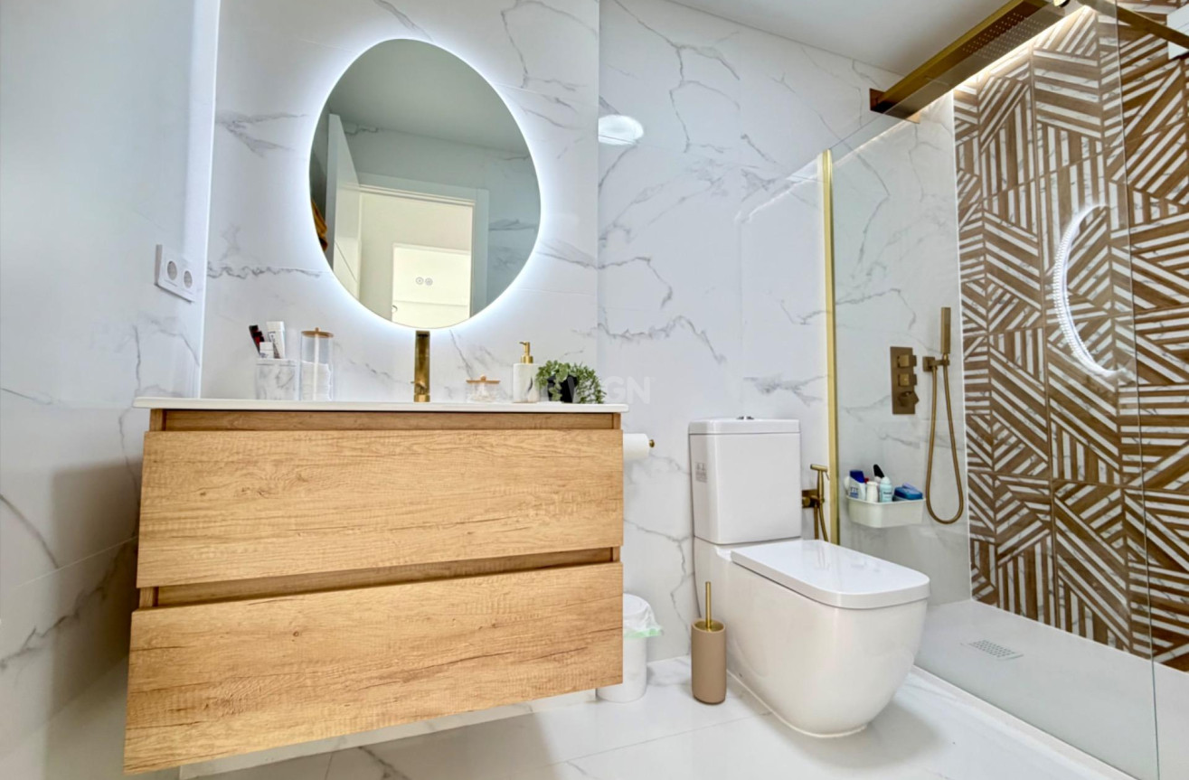 Odsprzedaż - Mieszkanie w bloku - Orihuela Costa - Playa Flamenca Norte