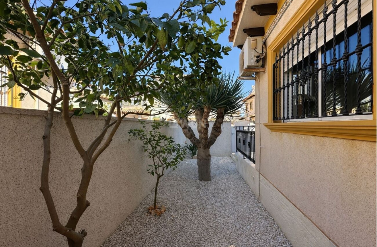 Odsprzedaż - Villa - La Zenia - Costa Blanca